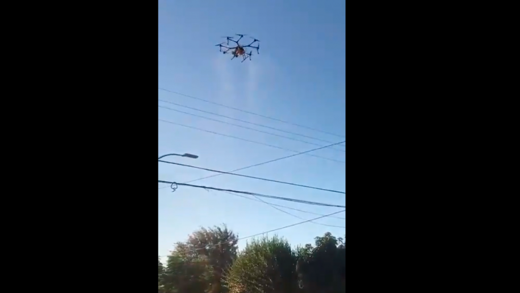 VIDEO| Municipalidad de Quillón sanitiza las calles de la ciudad utilizando un dron