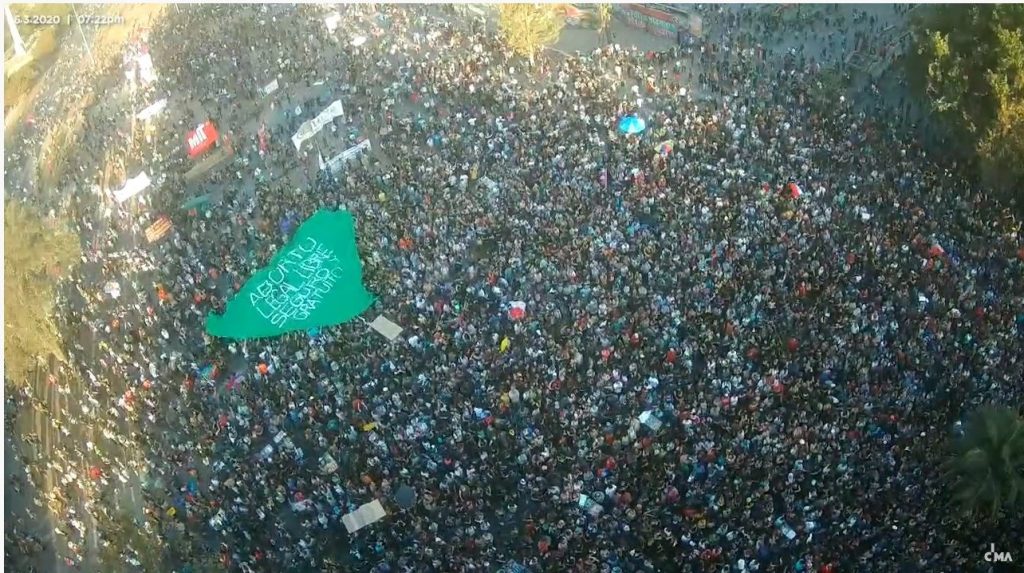 VIDEOS| Llegó marzo: Más de 30 mil personas se congregan en Plaza de La Dignidad
