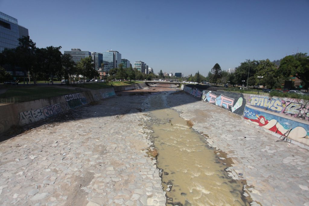 Gobierno decreta “escasez hídrica” para las comunas de Lo Barnechea, Las Condes y Vitacura