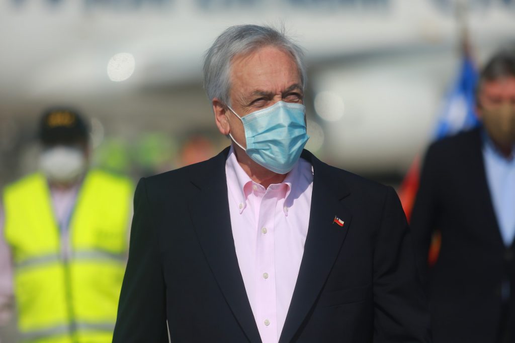 Piñera admite que se vienen las peores semanas de la pandemia: «Al igual que los funcionarios de la salud estamos trabajando sin pausa»