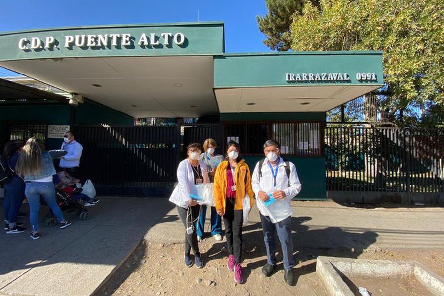 Cárcel de Puente Alto: Informe del Colmed advierte que contagiados podrían colapsar Hospital Sótero del Río