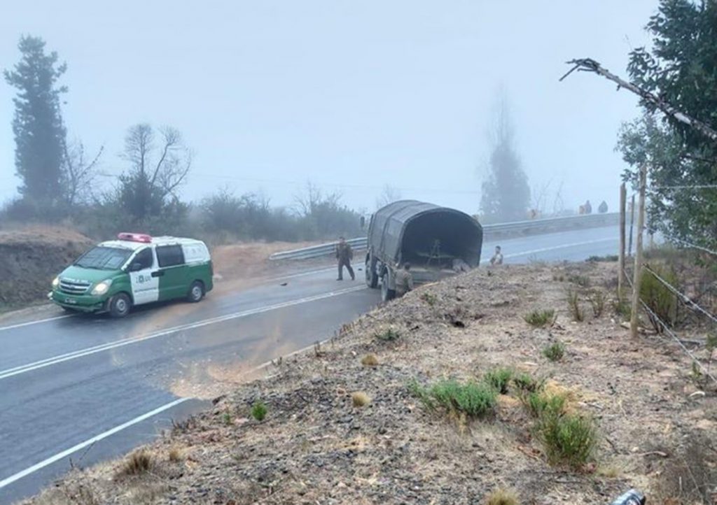 Accidente de tránsito entre camión del Ejército y patrulla de Carabineros deja un fallecido