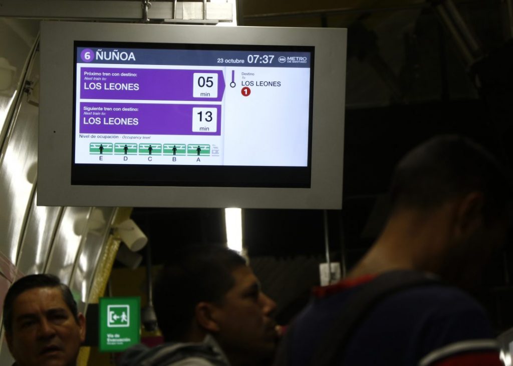 Metro de Santiago anuncia el cierre de dos estaciones por reparaciones