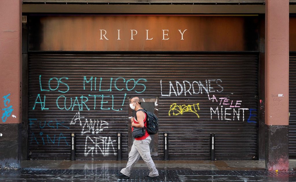 Trabajadores de Ripley denuncian que empresa se niega a pagar totalidad de sueldos