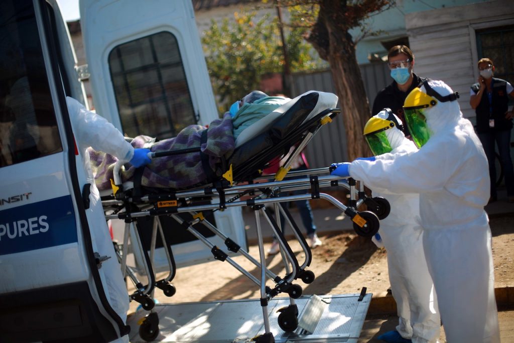 COVID-19 en Chile vive su peor día: casi 1.000 contagiados nuevos y 7 fallecidos más