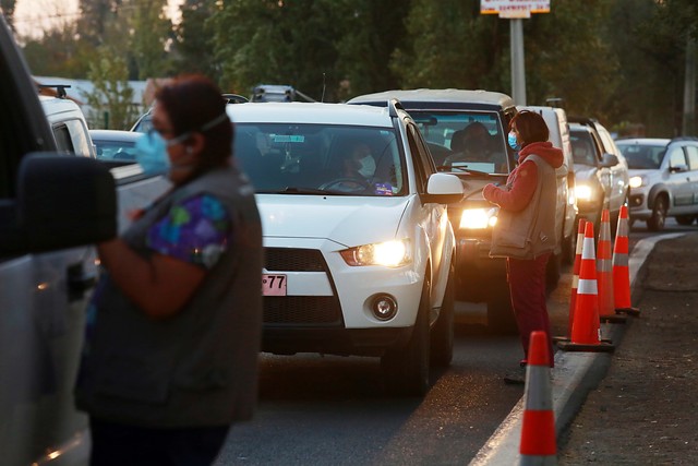 Más de 24 mil vehículos salieron de la capital antes de la cuarentena total en el Gran Santiago