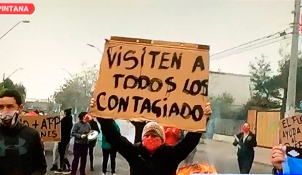 VIDEOS| Vecinos de La Pintana sale a las calles a protestar: “En vez de mandarnos ayuda, nos mandan represión”