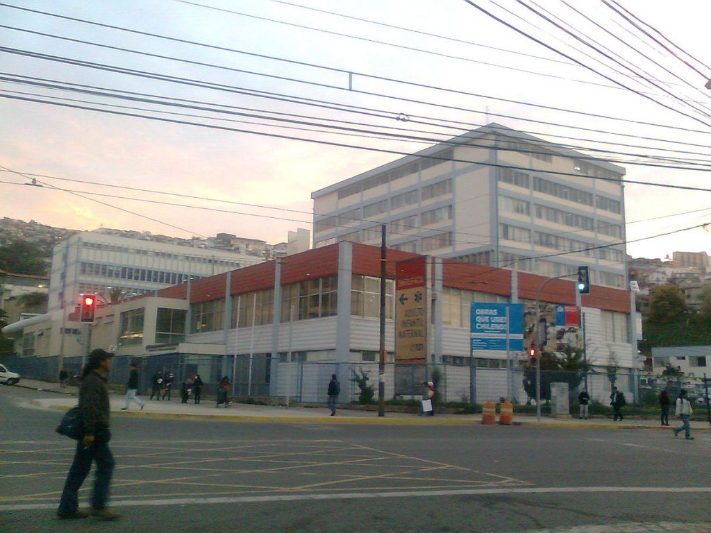 Funcionaria médica del Hospital Carlos Van Büren de Valparaíso fallece por COVID-19