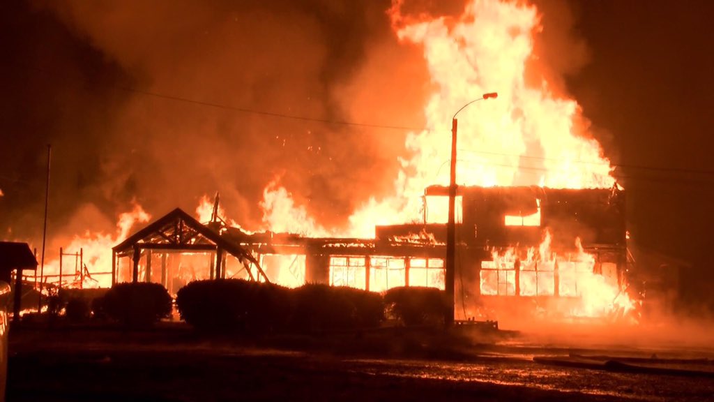 Incendio consume íntegramente hogar en Osorno: Evacúan a niños y funcionarios