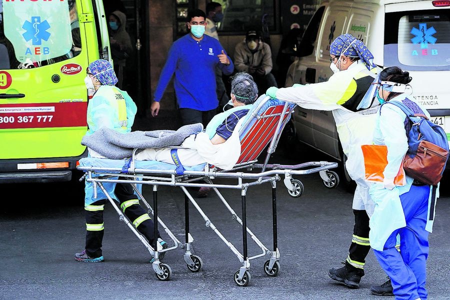 Servicios de Urgencia denuncian colapso de la red hospitalaria: 93% de las camas UCI de la RM están ocupadas