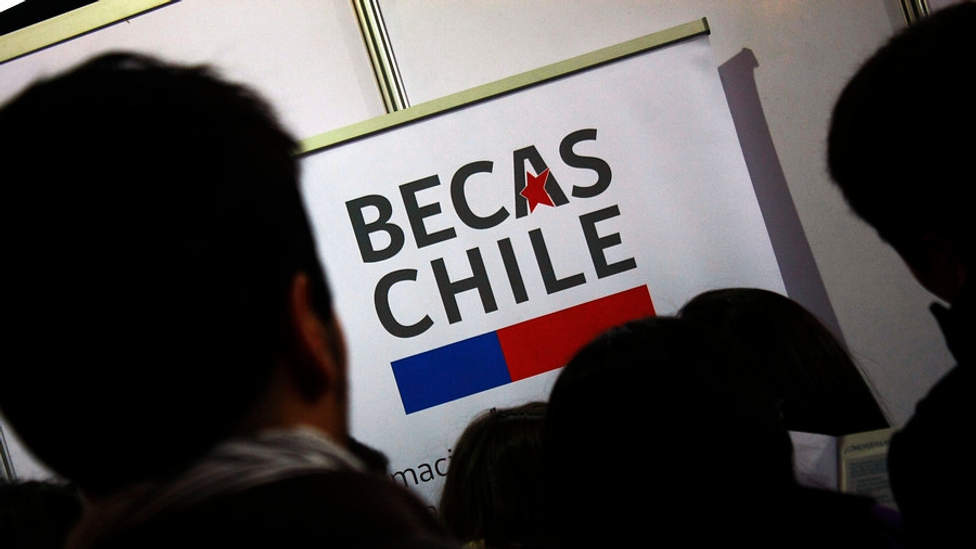 Recortes en Becas Chile o la pandemia como excusa para la precarización