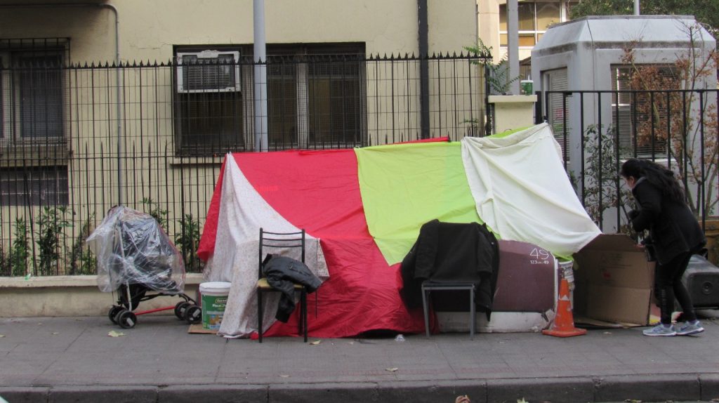 Chile: Los cuerpos “NN” y “de calle” abandonados