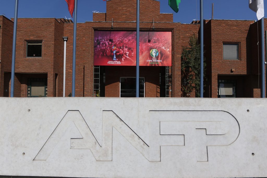 La ANFP es multada con US$2,3 millones por cobro cuota a clubes de Segunda División para ascender