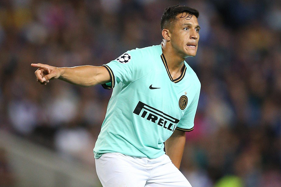 Conte le brinda minutos a Alexis Sánchez en ajustada victoria del Inter de Milán