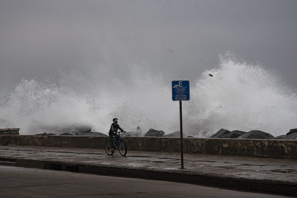 Alerta Temprana Preventiva en Chile por evento de marejadas “anormales” en gran parte de la costa