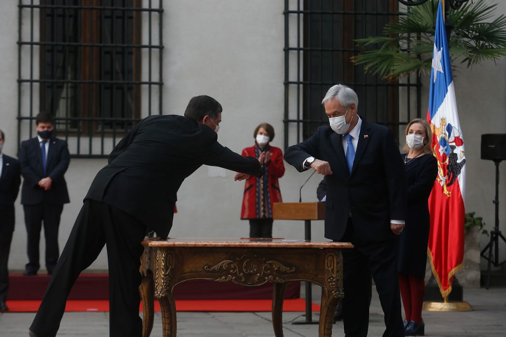 Sin tocar a Mañalich ni Santelices, Piñera realiza enroque de ministros y saca a Sichel del gabinete