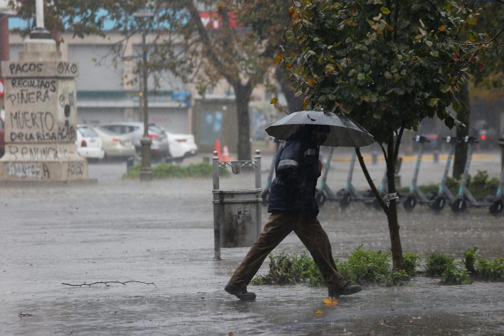 Onemi declara Alerta Temprana Preventiva por lluvias que se extenderán desde la Región de Coquimbo a La Araucanía