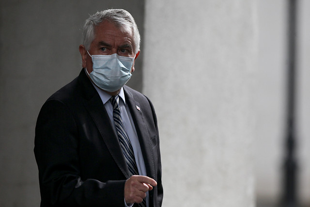 Ministro Paris reconoce «debilidades» en gestión del gobierno sobre la pandemia