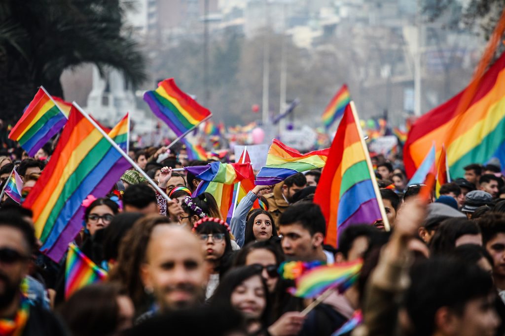 Organizaciones LGBTIQ+ responden al Movilh e Iguales: «Pongamos la dignidad primero»