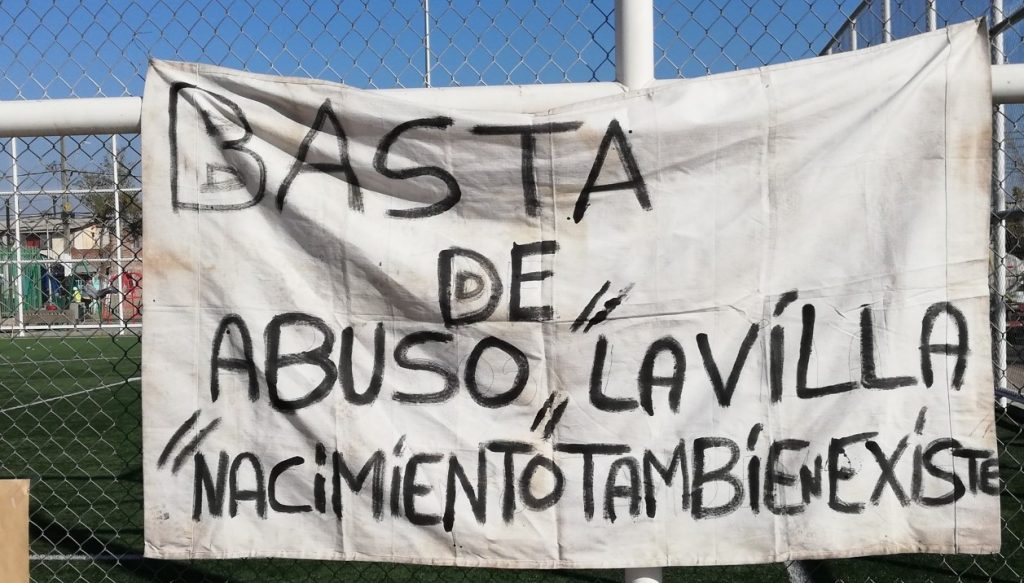 VIDEO| Angustiados vecinos de La Pintana levantan barricadas y piden ayuda del gobierno