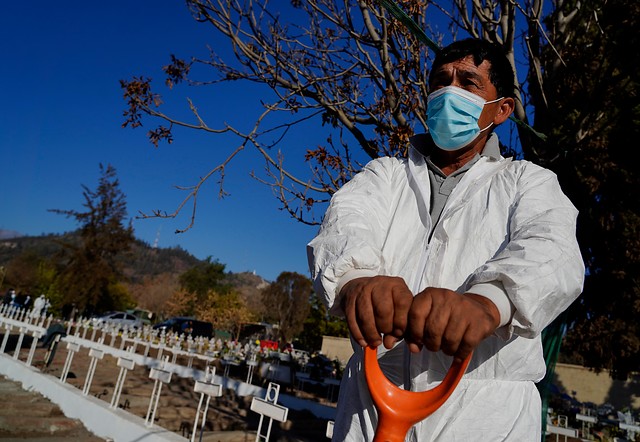 Sindicatos de cementerios municipales acusan abandono en la pandemia: «Ninguna autoridad de gobierno ha supervisado protocolos de funerales»