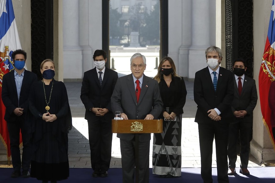 Piñera ofrece nuevo bono, crédito blando y revive reforma de pensiones de Bachelet para evitar el retiro del 10% de las AFP