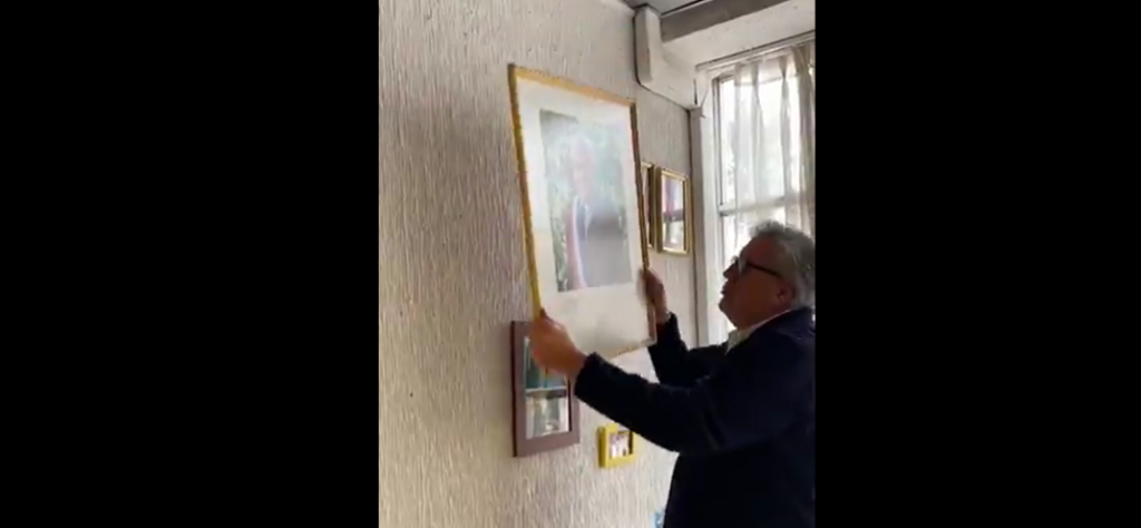 VIDEO| «Déjalo por allá, en cualquier oficina»: Alcalde de Rancagua retira foto de Piñera de su oficina